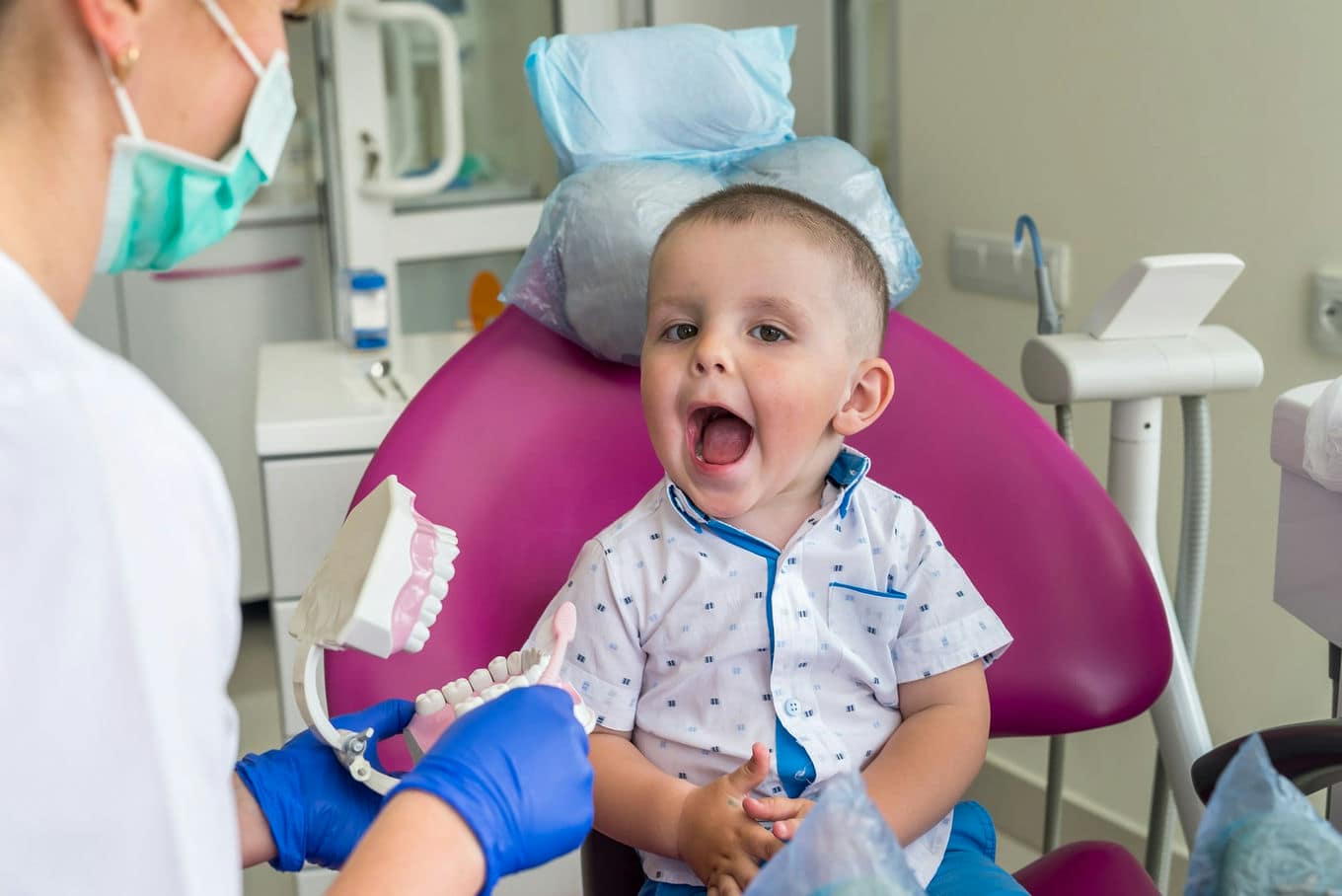 Pierwsza wizyta u stomatologa – kiedy?